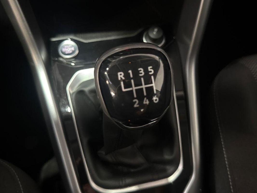 Volkswagen T-Roc - Photo 11