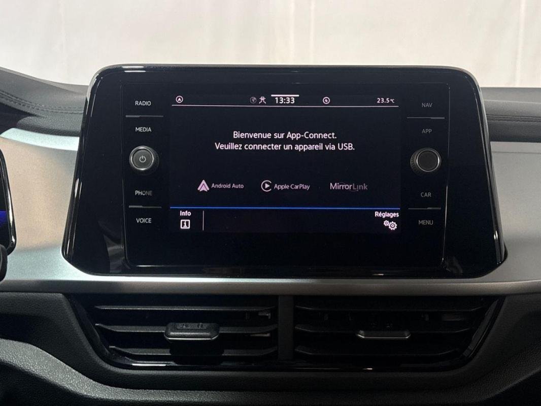 Volkswagen T-Roc - Photo 17