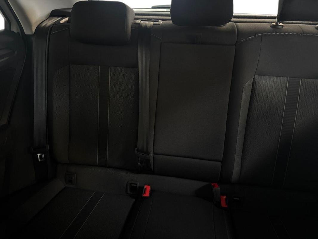 Volkswagen T-Roc - Photo 22