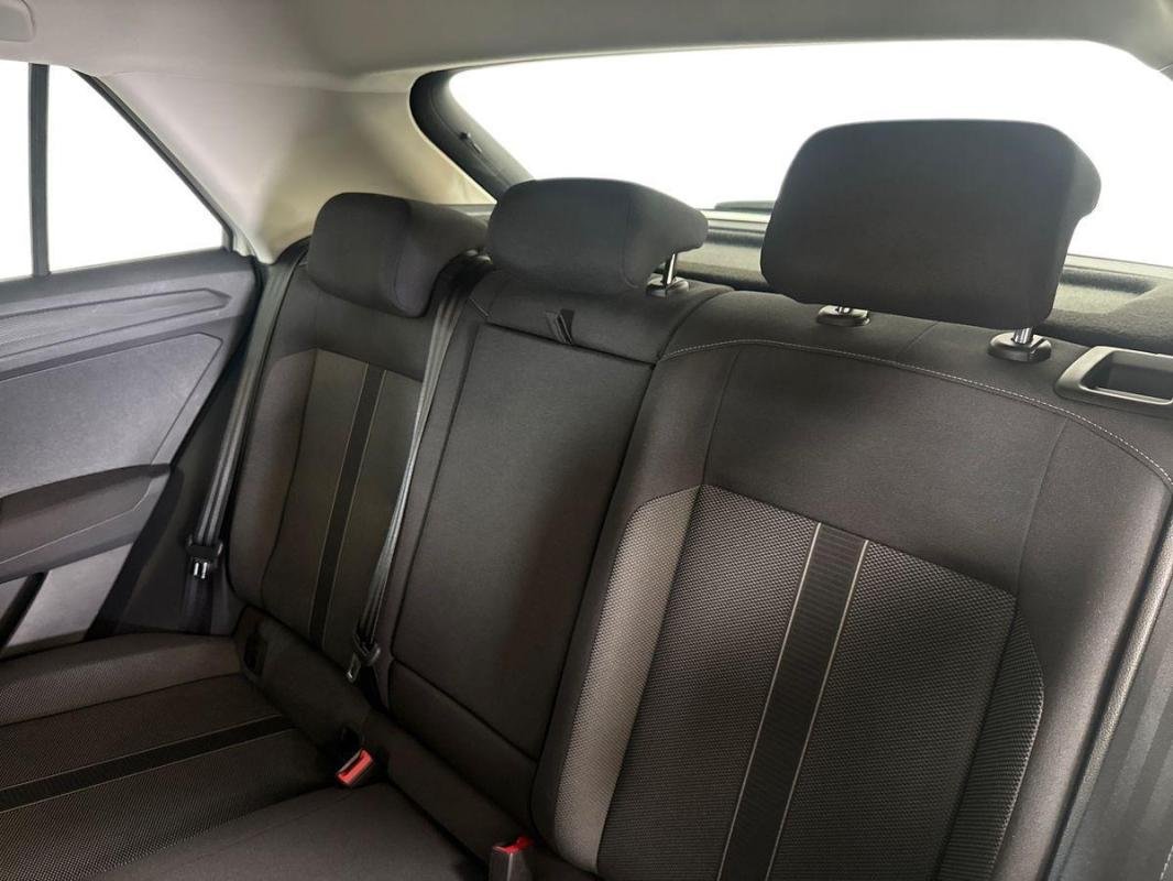 Volkswagen T-Roc - Photo 23