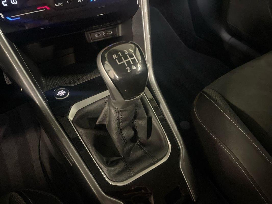 Volkswagen T-Roc - Photo 11