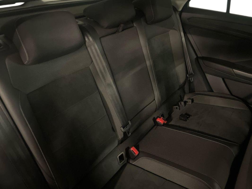 Volkswagen T-Roc - Photo 23