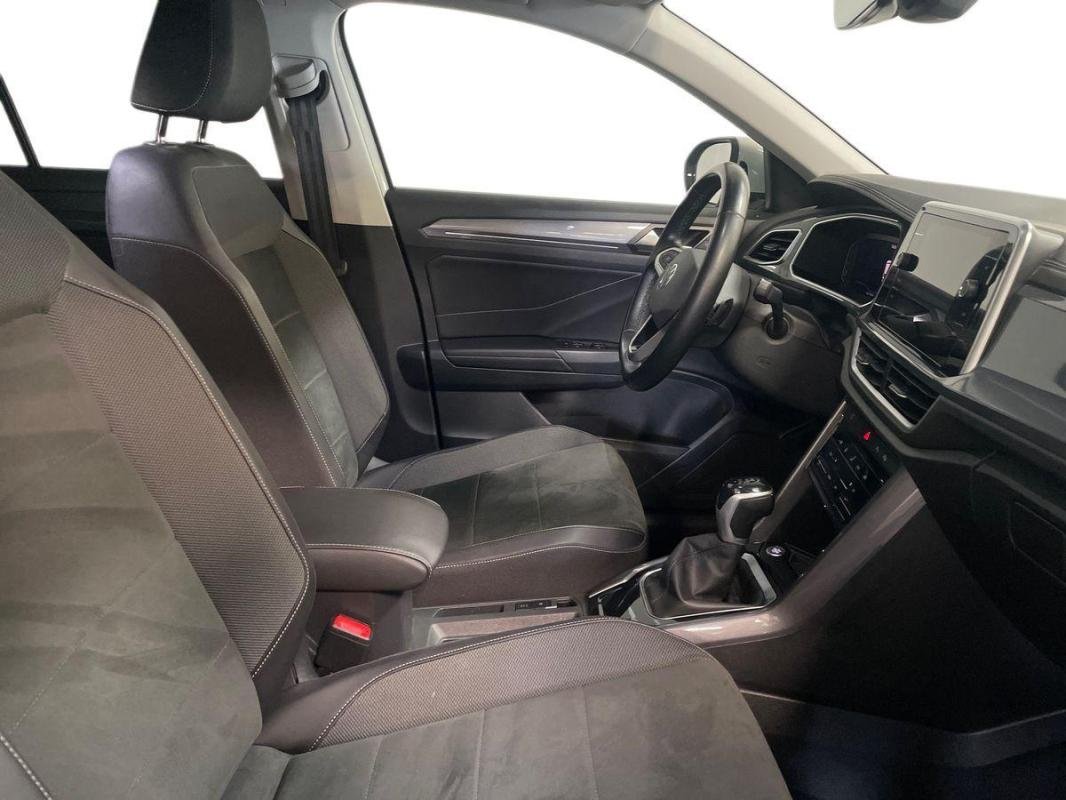 Volkswagen T-Roc - Photo 13