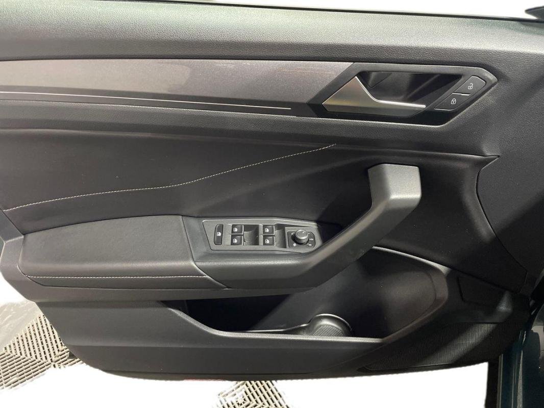 Volkswagen T-Roc - Photo 15
