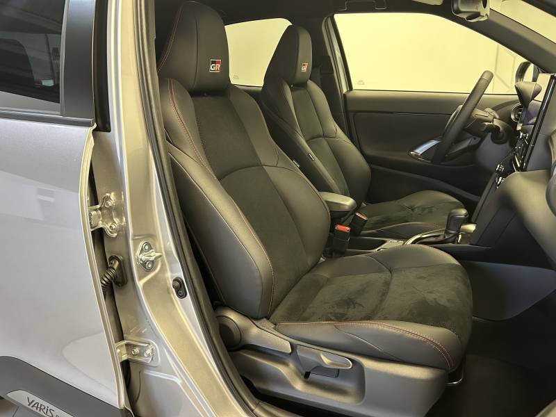 Toyota Yaris - Photo 12