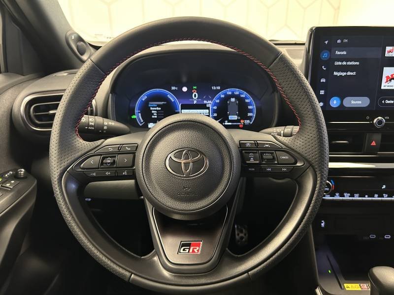 Toyota Yaris - Photo 16