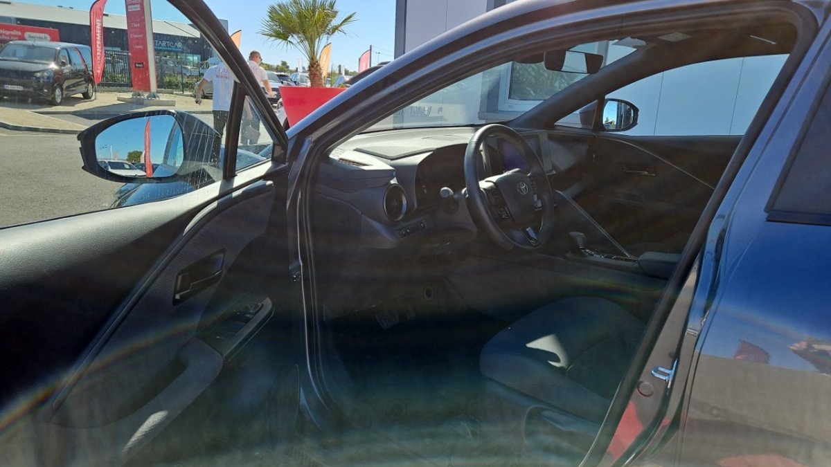 Toyota C-HR - Photo 12