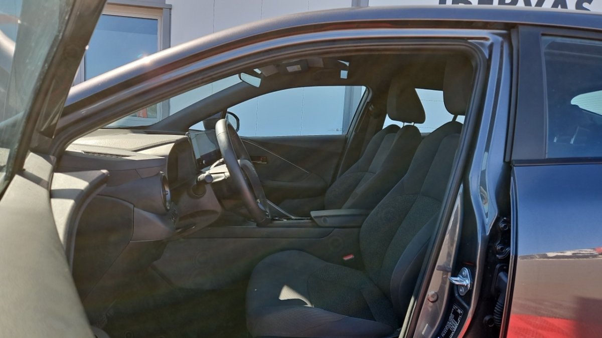 Toyota C-HR - Photo 13
