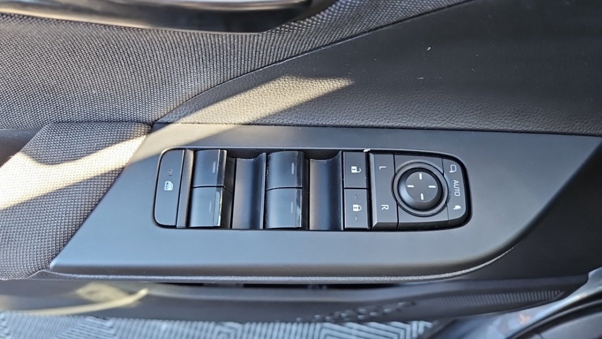Toyota C-HR - Photo 24