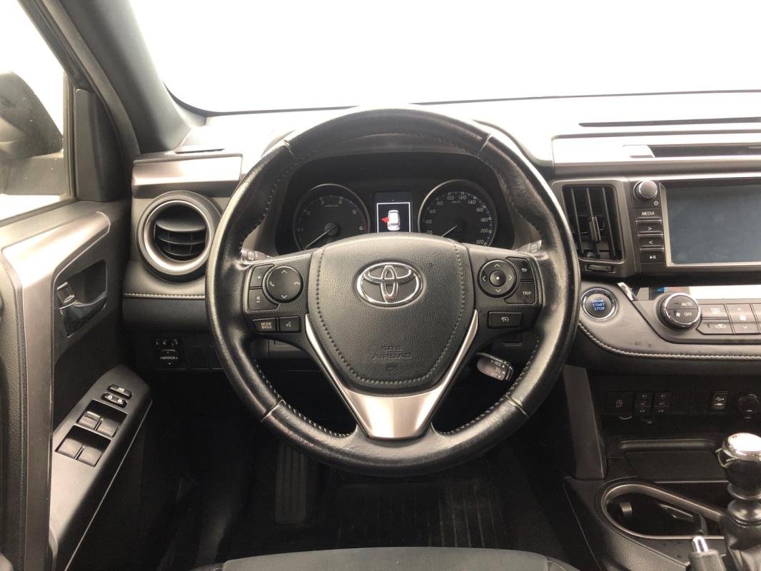 Toyota RAV4 - Photo 11