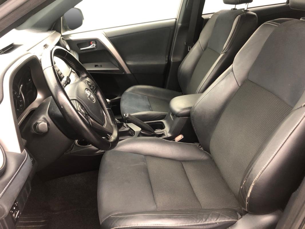 Toyota RAV4 - Photo 9