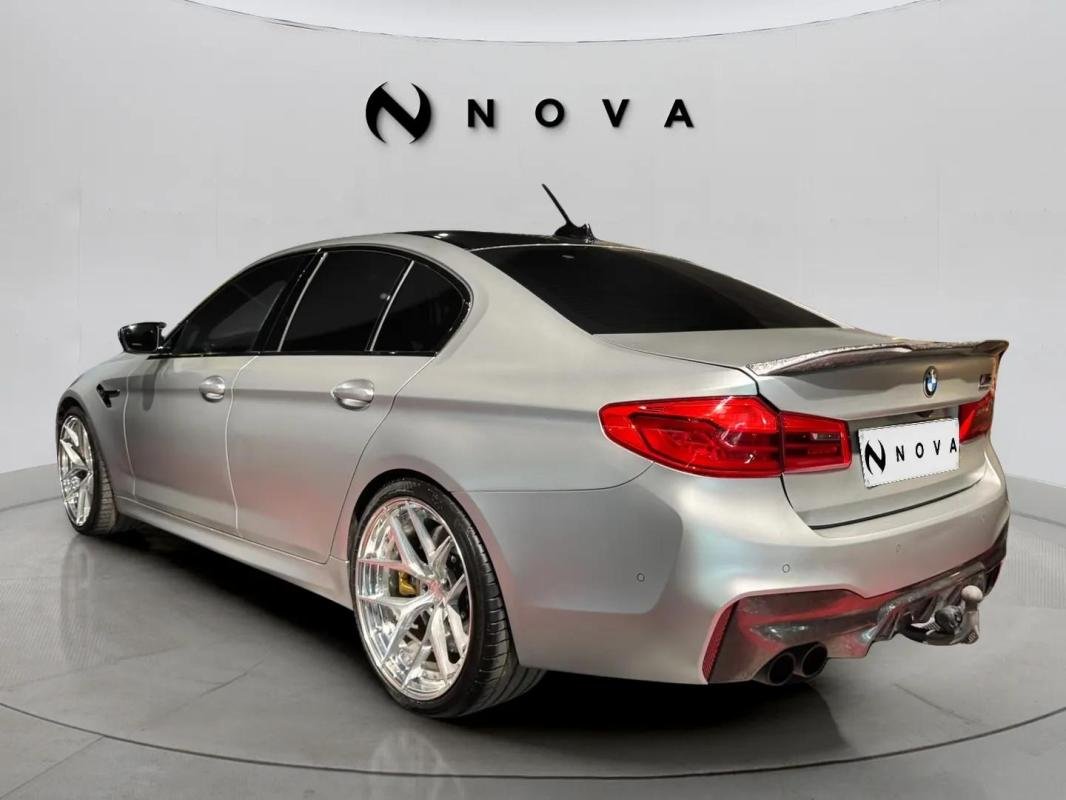 BMW M5 - Photo 2