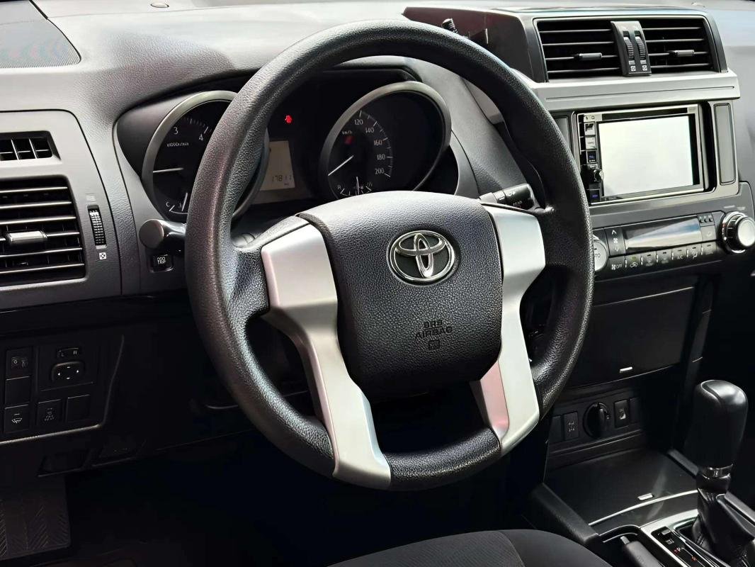 Toyota Land Cruiser - Photo 10