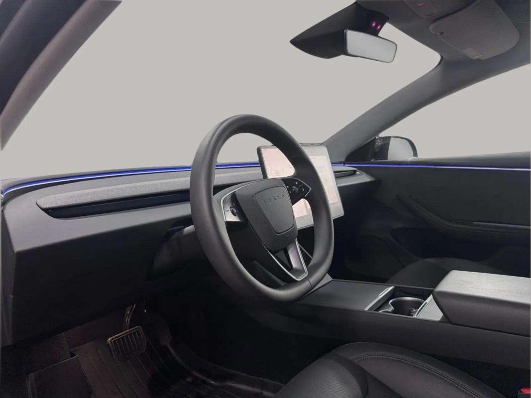 Tesla Model 3 - Photo 11