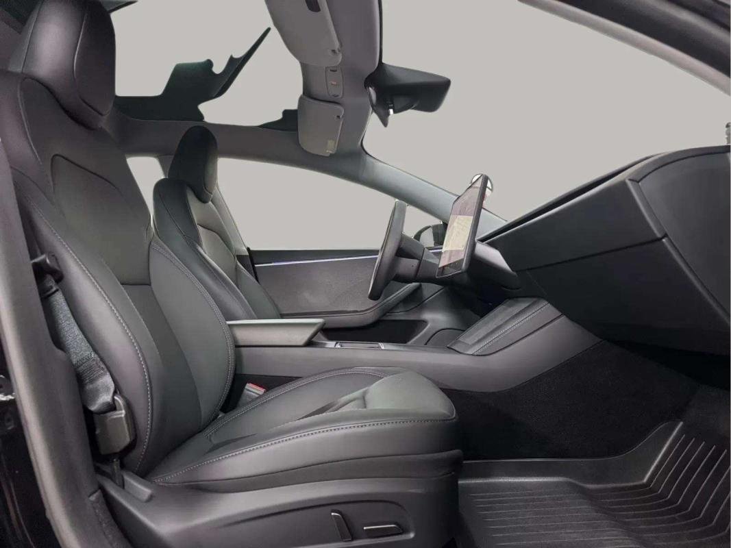 Tesla Model 3 - Photo 9