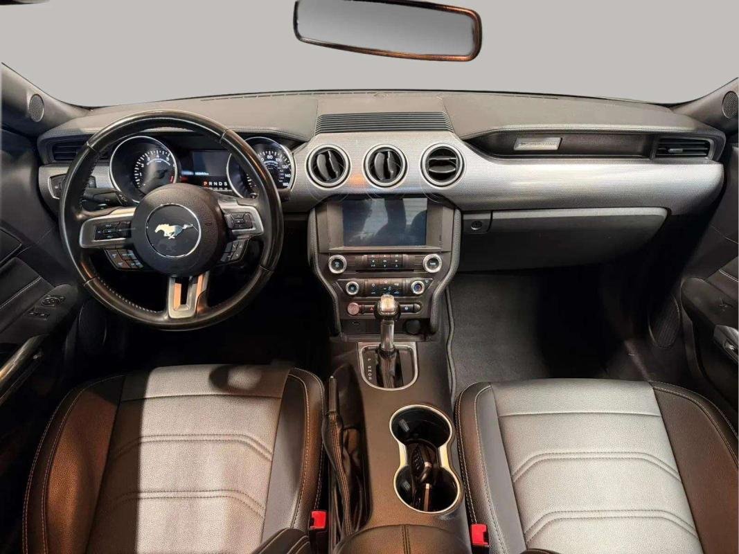 Ford Mustang - Photo 12