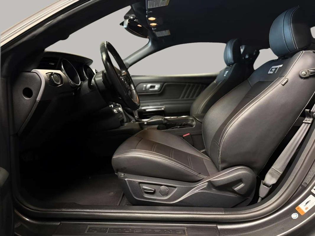 Ford Mustang - Photo 15