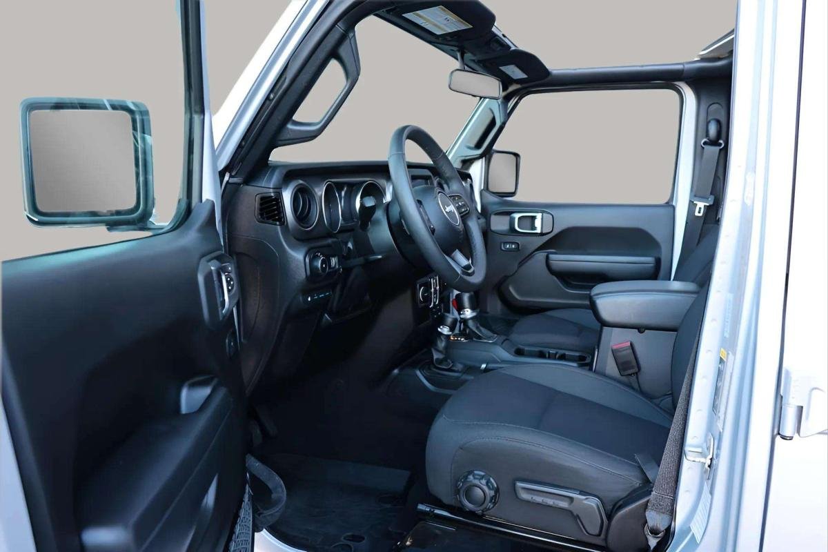 Jeep Wrangler - Photo 12