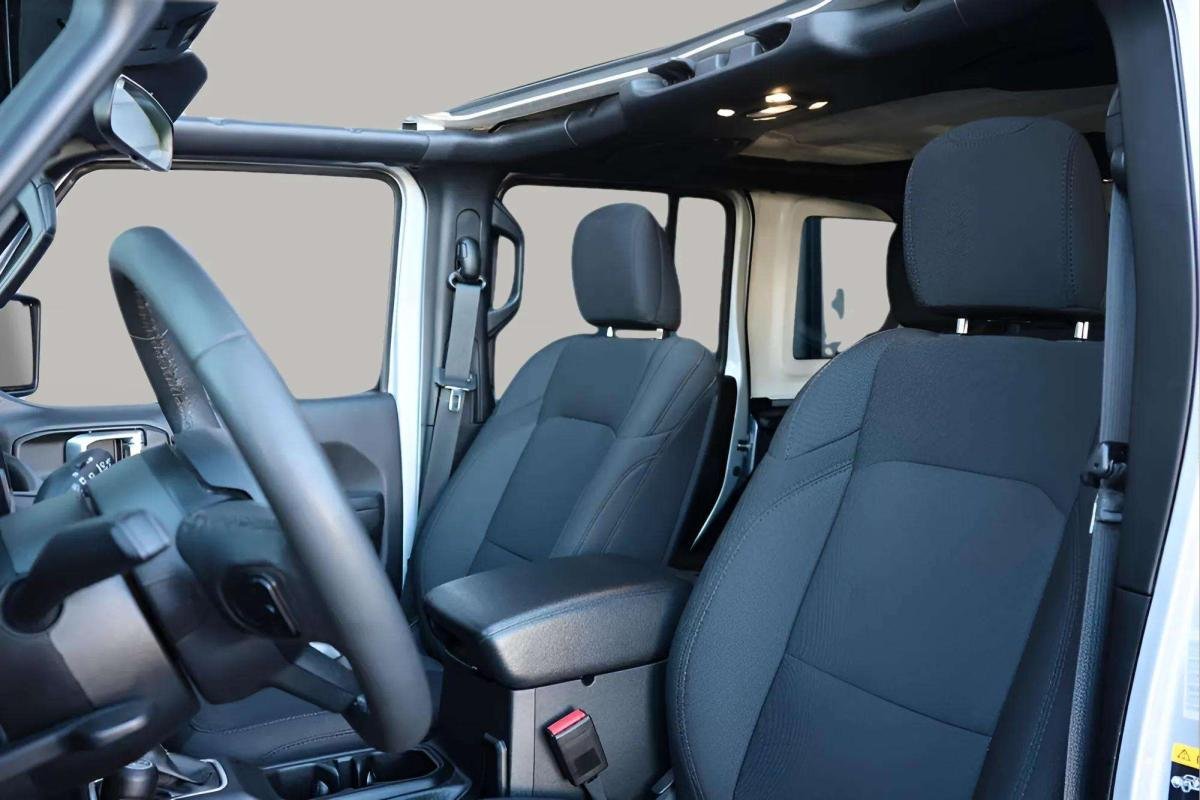 Jeep Wrangler - Photo 14