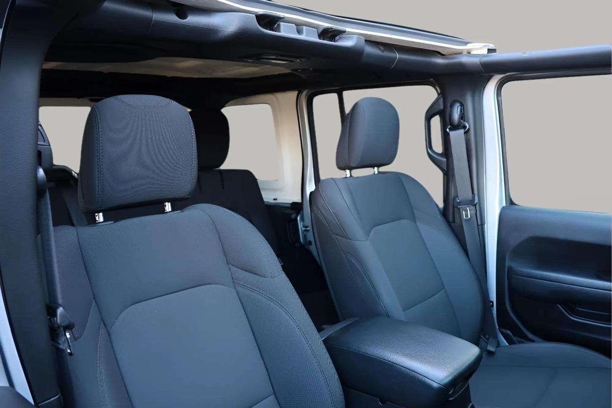 Jeep Wrangler - Photo 9