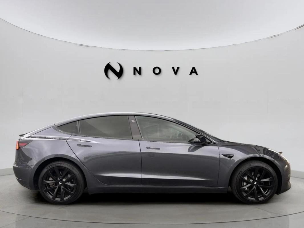 Tesla Model 3 - Photo 4