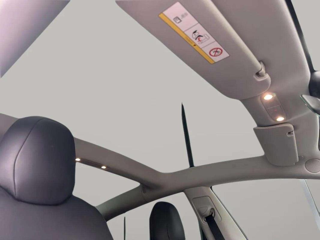Tesla Model 3 - Photo 6
