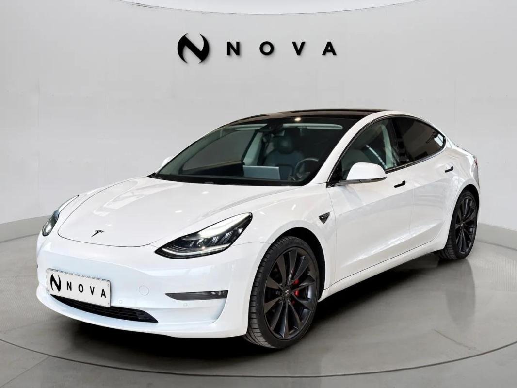 Tesla Model 3 - Photo 1