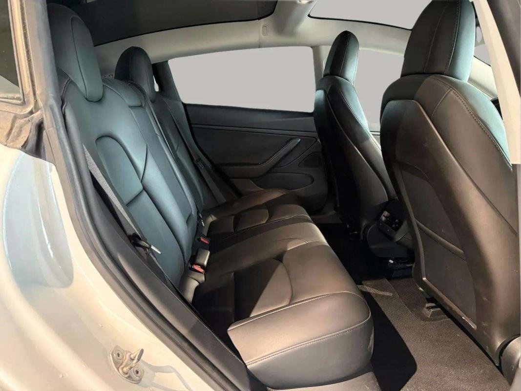 Tesla Model 3 - Photo 6