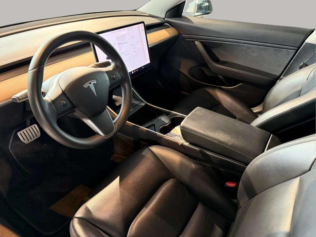 Tesla Model 3 - Photo 7