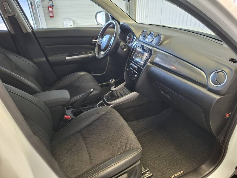 Suzuki Vitara - Photo 13