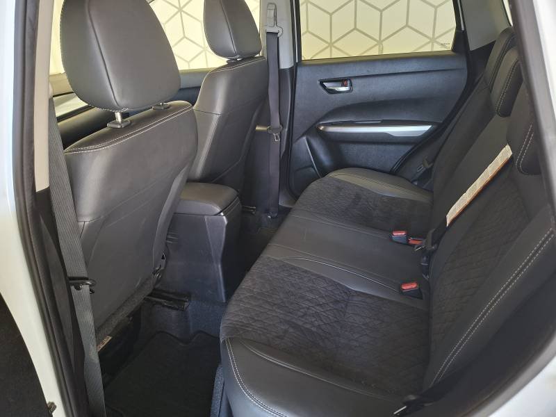 Suzuki Vitara - Photo 17