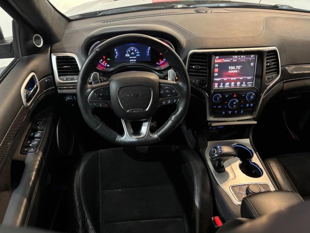 Jeep Grand Cherokee - Photo 12