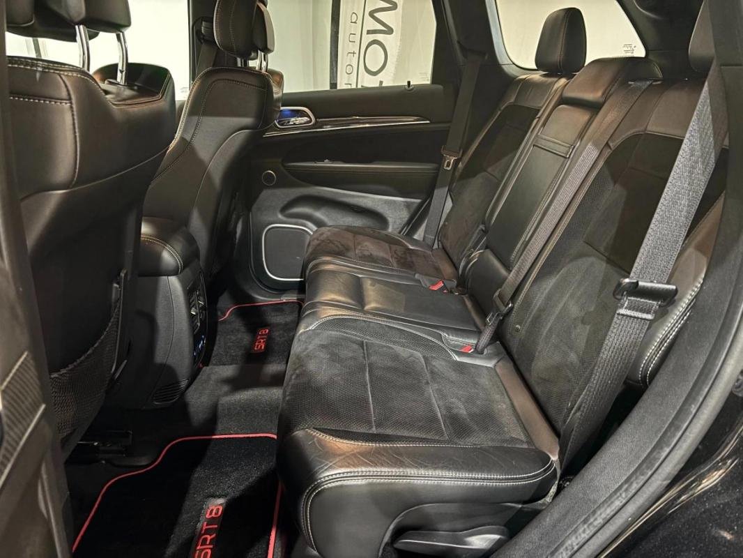 Jeep Grand Cherokee - Photo 9