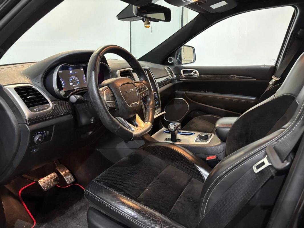 Jeep Grand Cherokee - Photo 10