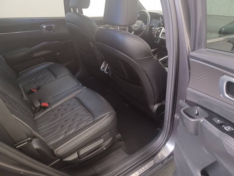 Kia Sorento - Photo 16
