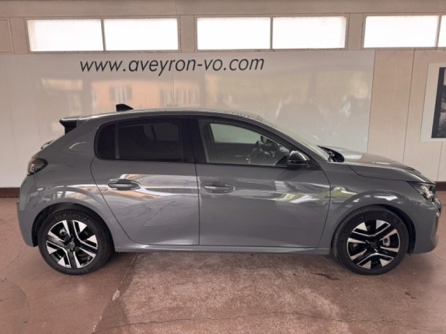 Peugeot 208 - Photo 1