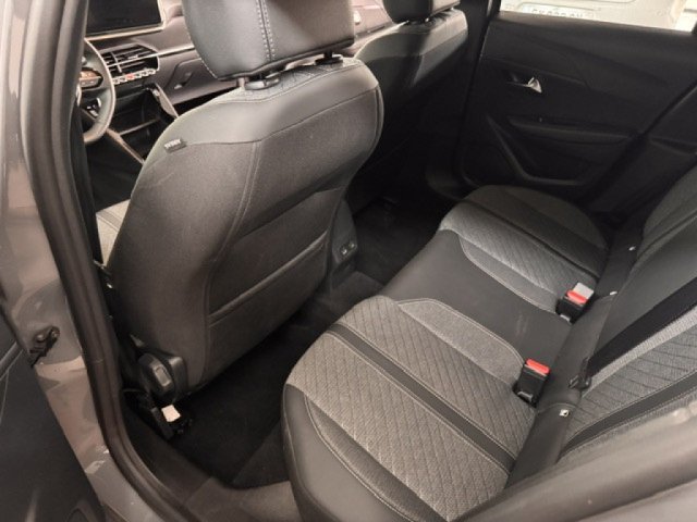 Peugeot 208 - Photo 12