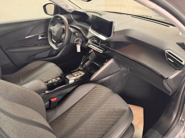 Peugeot 208 - Photo 8