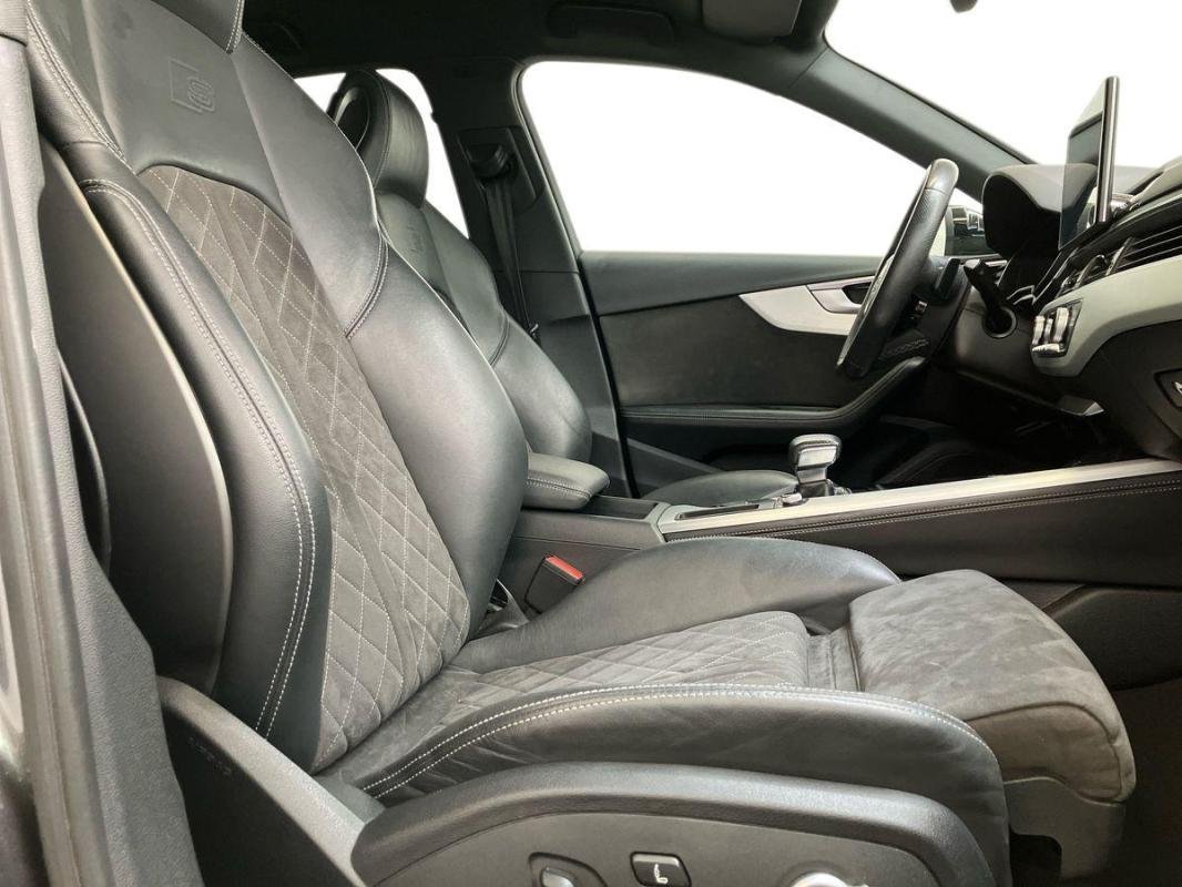 Audi A4 - Photo 13