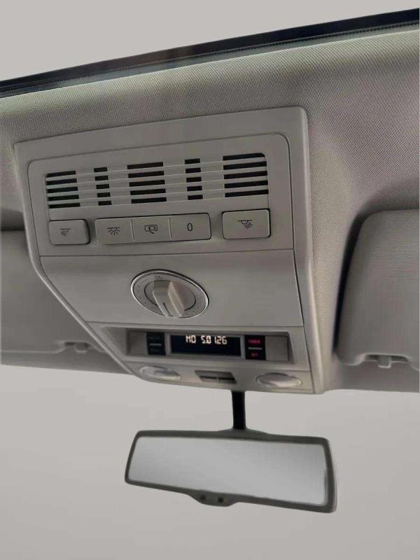 Volkswagen Multivan - Photo 9