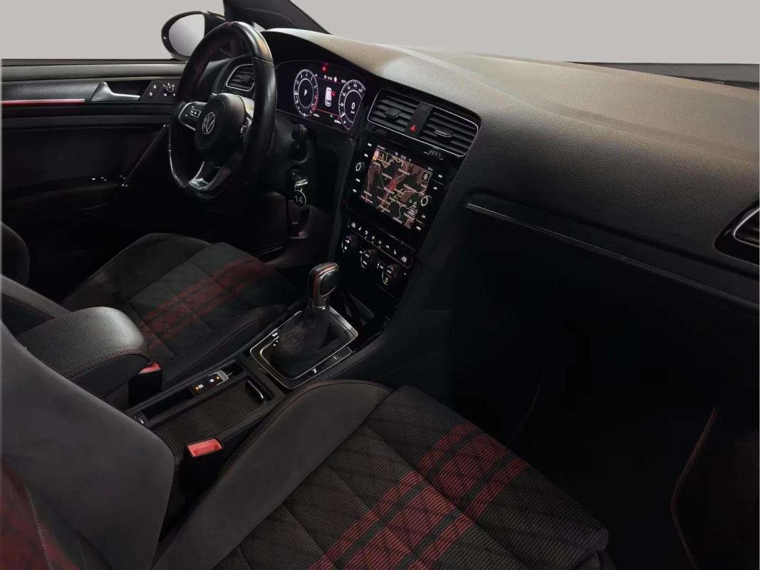 Volkswagen Golf - Photo 13