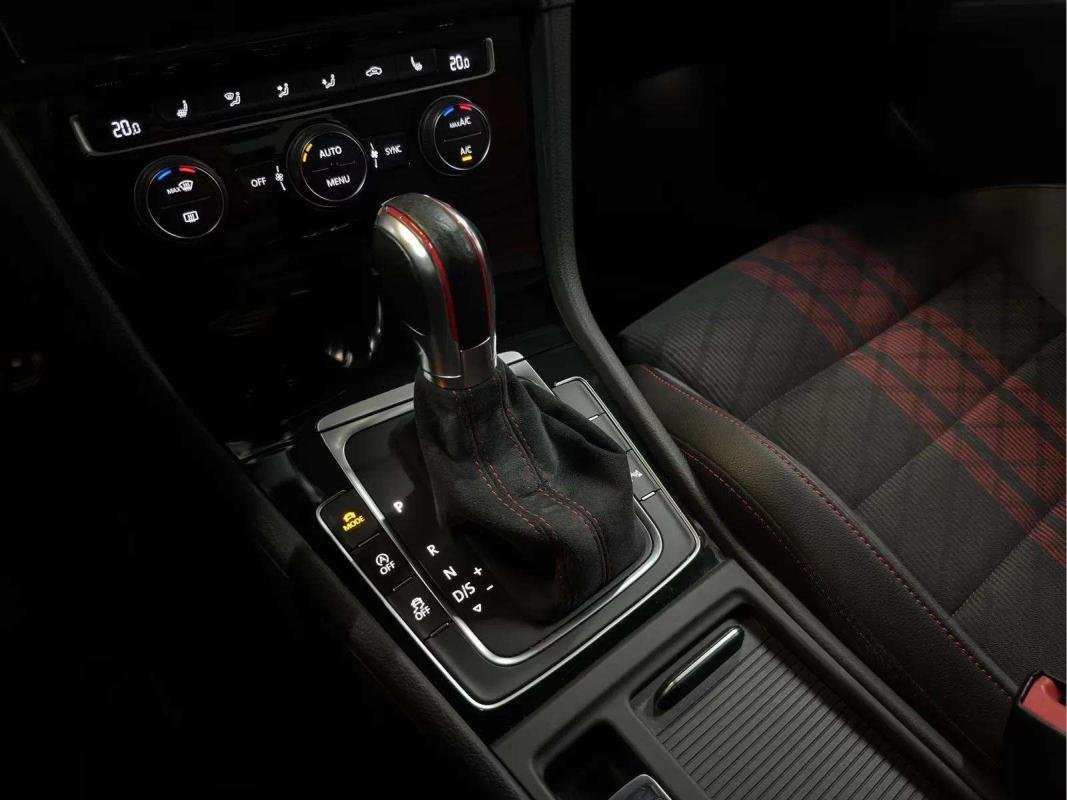 Volkswagen Golf - Photo 9