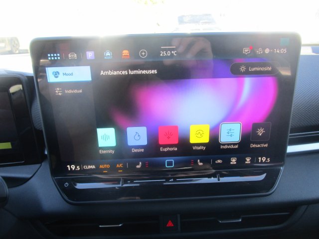 Volkswagen T-Roc - Photo 24