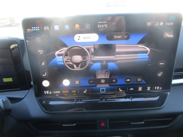 Volkswagen T-Roc - Photo 25