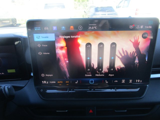 Volkswagen T-Roc - Photo 26