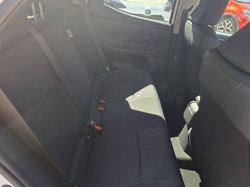 Toyota Yaris - Photo 11