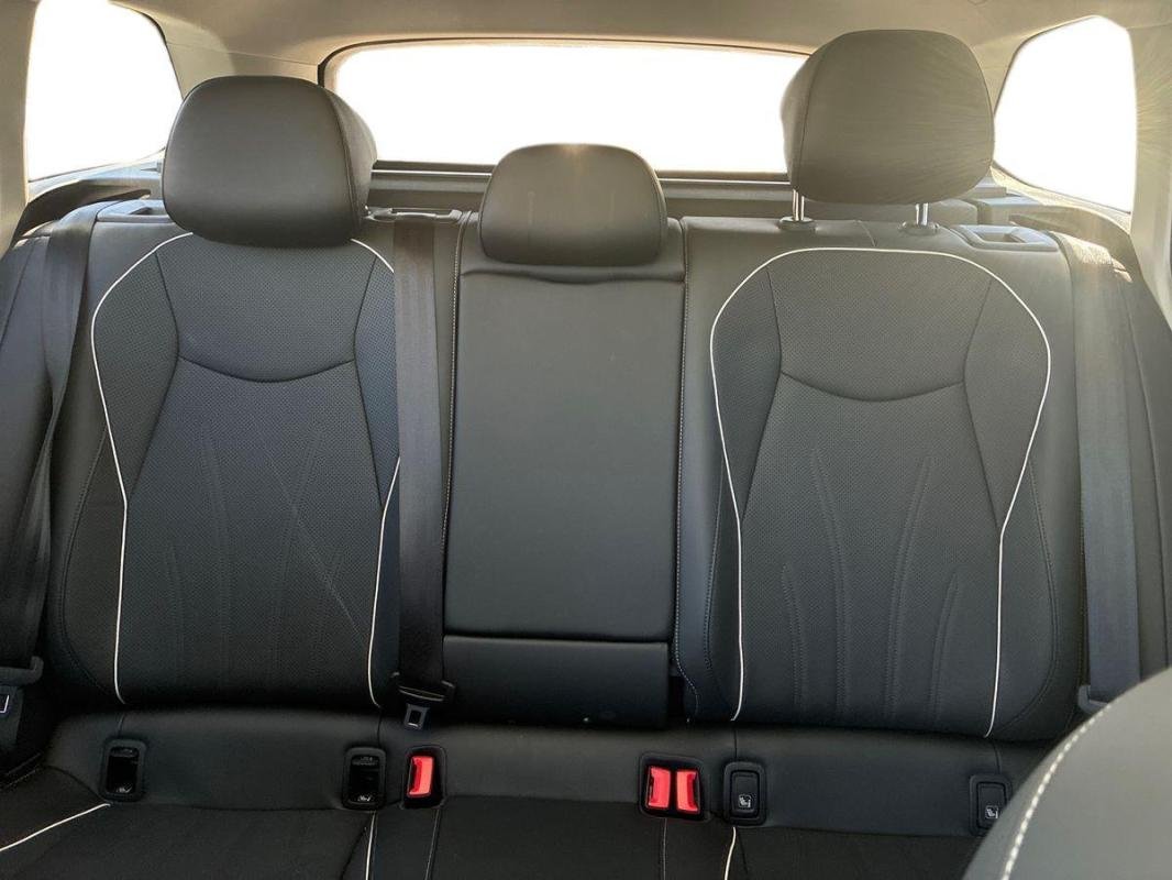Volkswagen Passat - Photo 22
