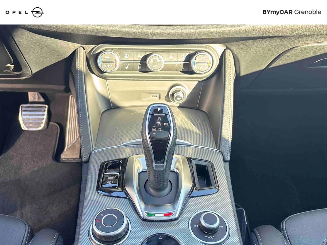Alfa Romeo Stelvio - Photo 21