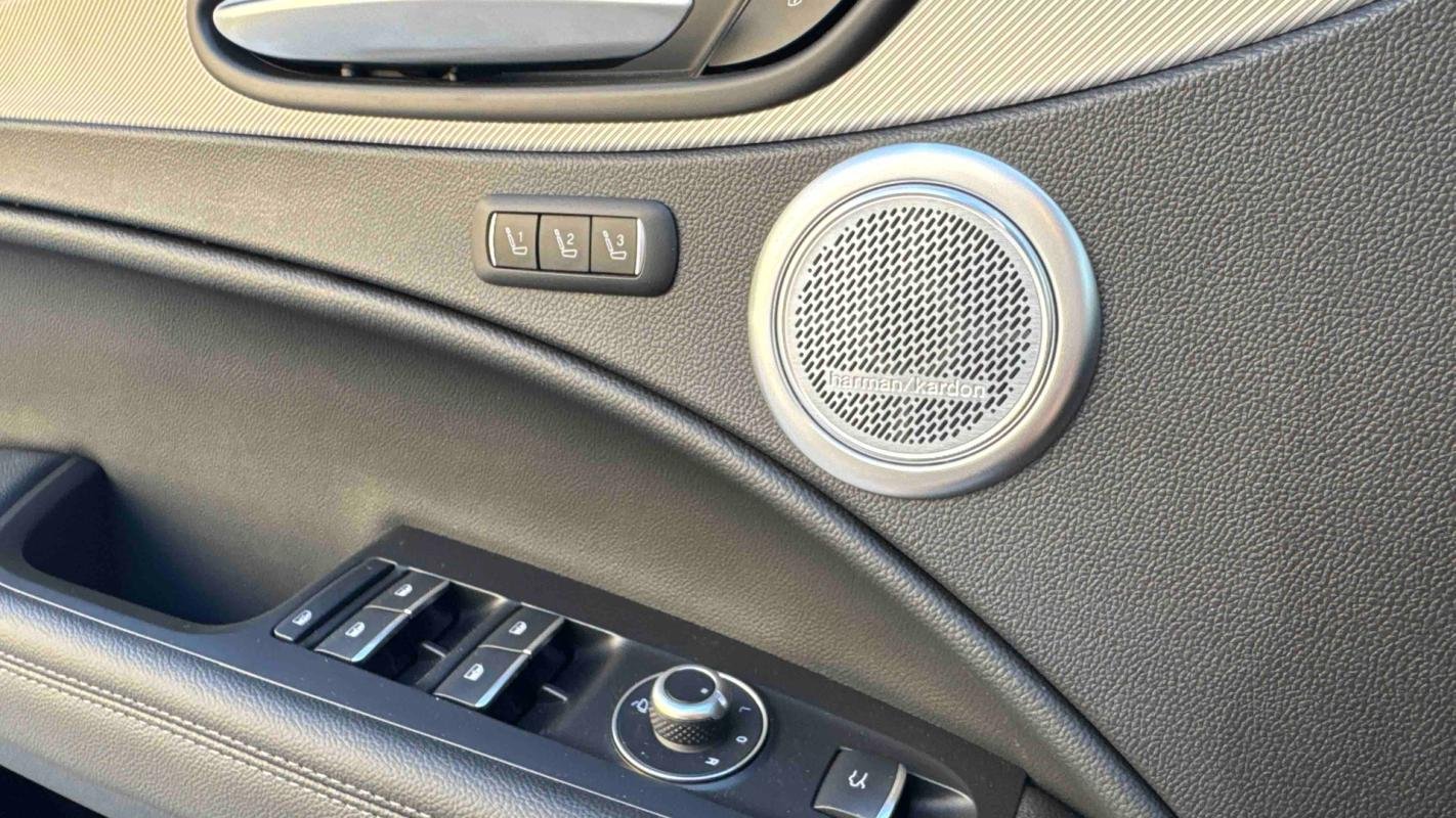 Alfa Romeo Stelvio - Photo 27