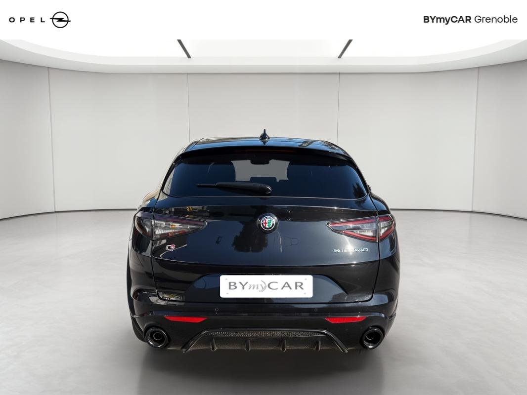 Alfa Romeo Stelvio - Photo 4